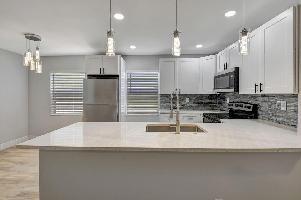 909 Flanders , Delray Beach, FL 33484