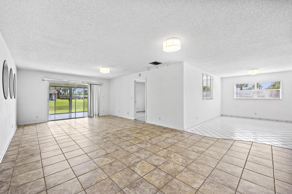 101 Lake Susan Drive, West Palm Beach, FL 33411
