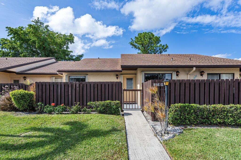 816 Sky Pine Way, Greenacres, FL 33415