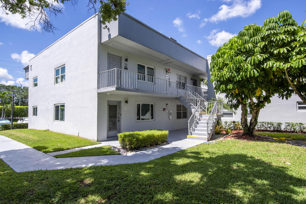 960 Flanders T , Delray Beach, FL 33484