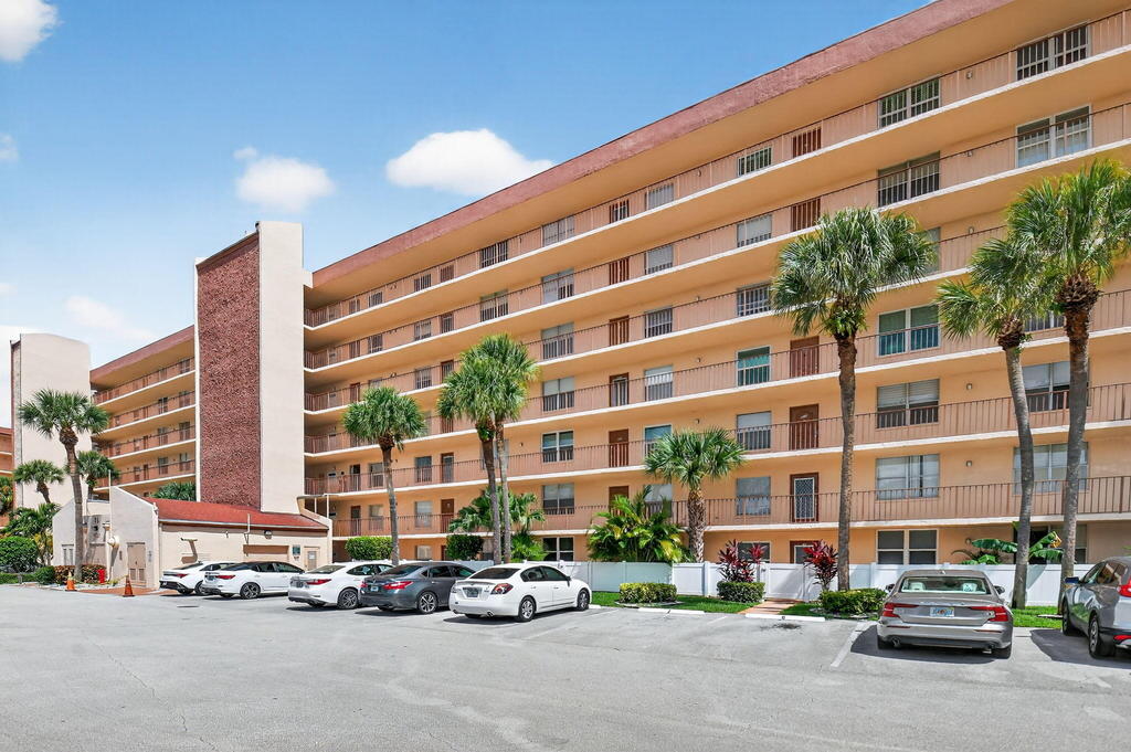 14527 Bonaire Boulevard, Delray Beach, FL 33446