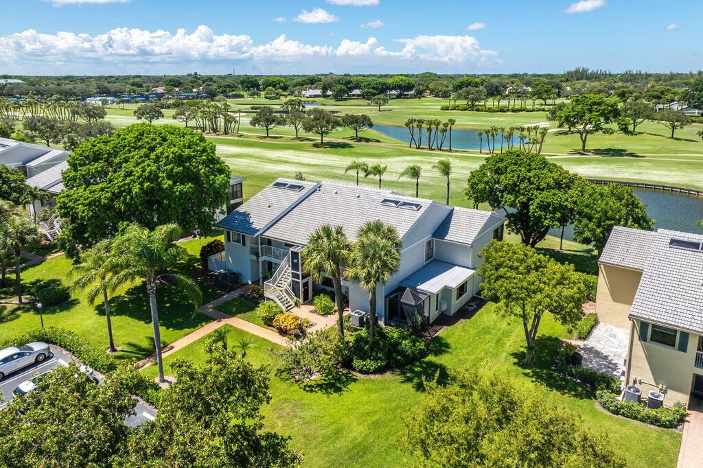 27 Eastgate Drive, Boynton Beach, FL 33436