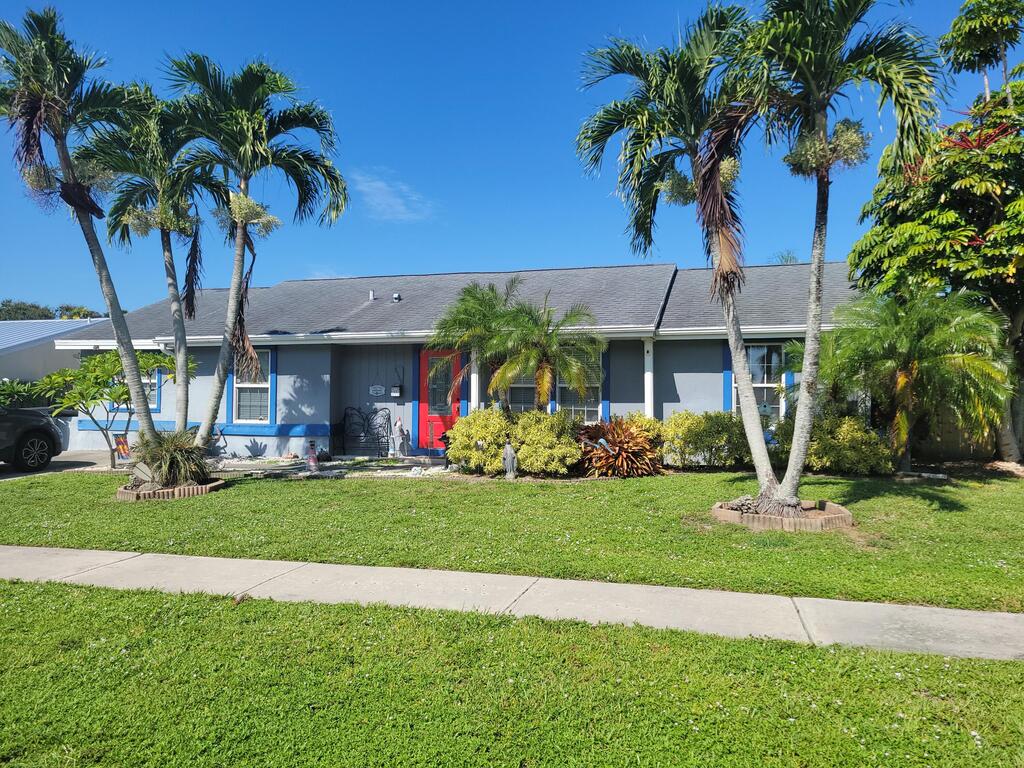 8055 Rose Marie Circle, Boynton Beach, FL 33472