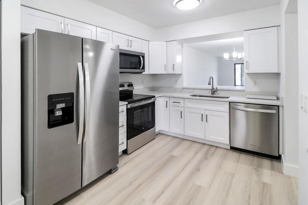 7270 Ashford Place, Delray Beach, FL 33446