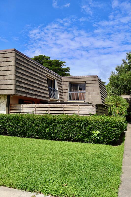 526 5th Terrace, Palm Beach Gardens, FL 33418