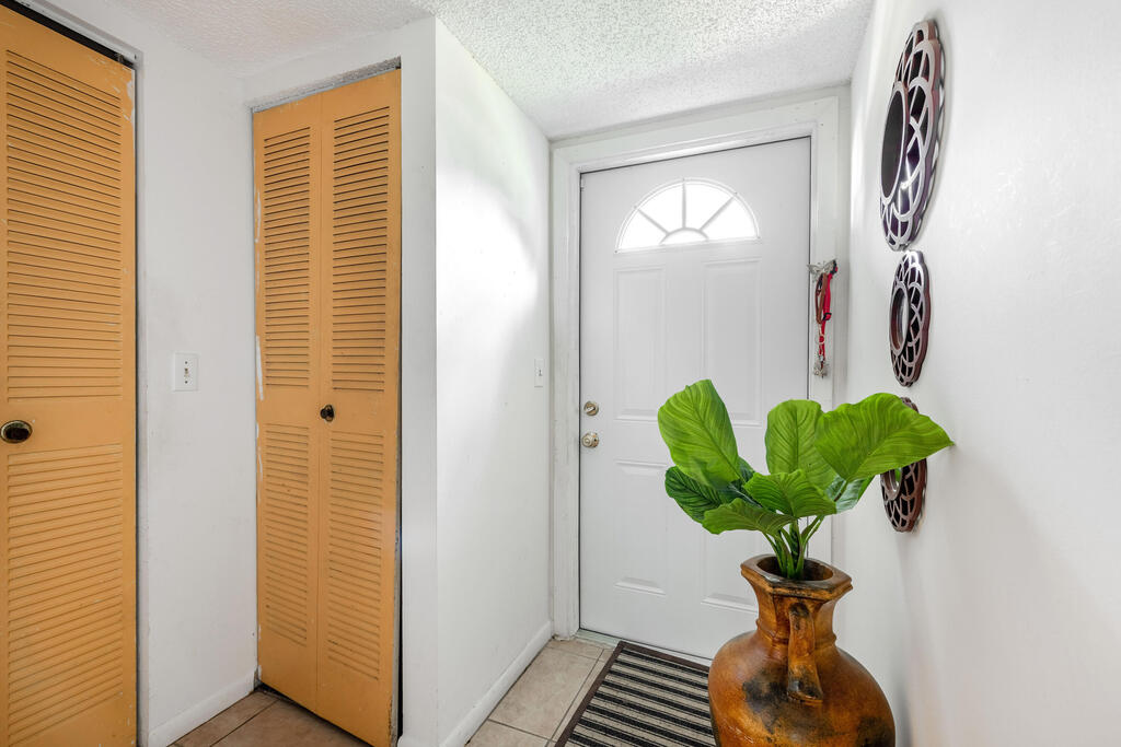 150 Lake Meryl Drive, West Palm Beach, FL 33411