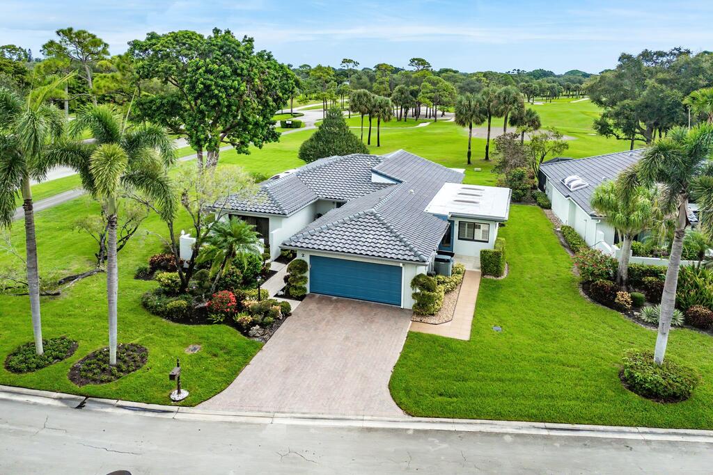 2 Woods Lane, Boynton Beach, FL 33436
