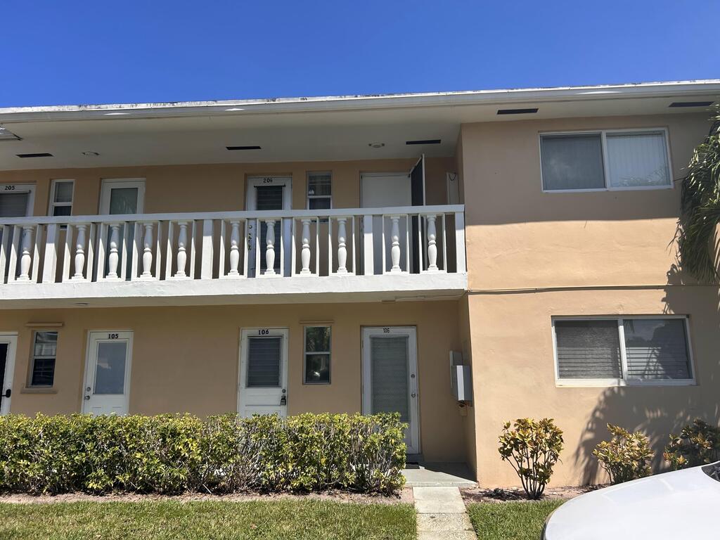 2214 1st Way, Boynton Beach, FL 33435