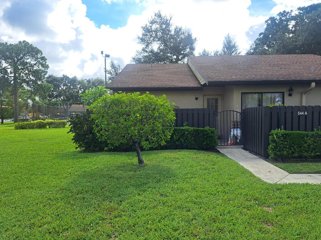 544 Shady Pine Way, Greenacres, FL 33415