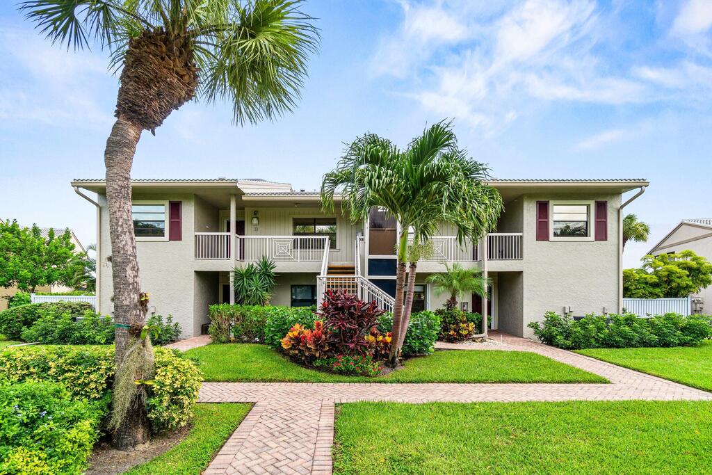 23 Eastgate Drive, Boynton Beach, FL 33436