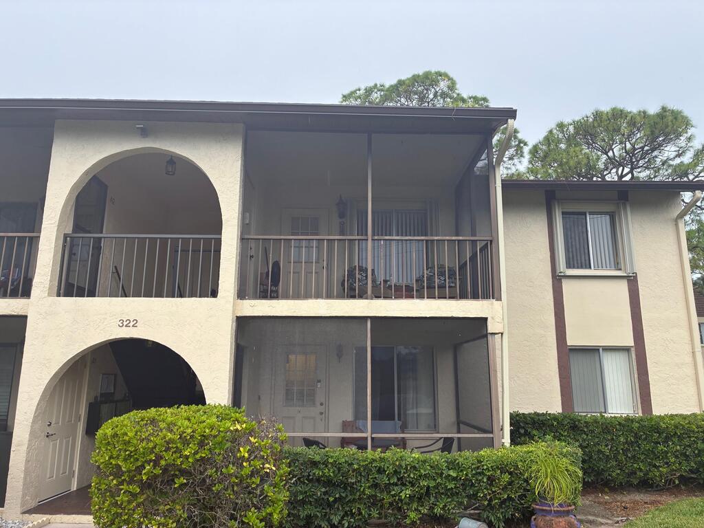 322 Knotty Pine Circle, Greenacres, FL 33463