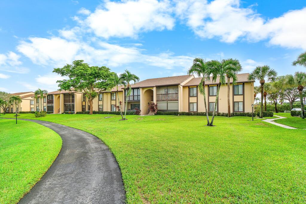 826 Sky Pine Way, Greenacres, FL 33415