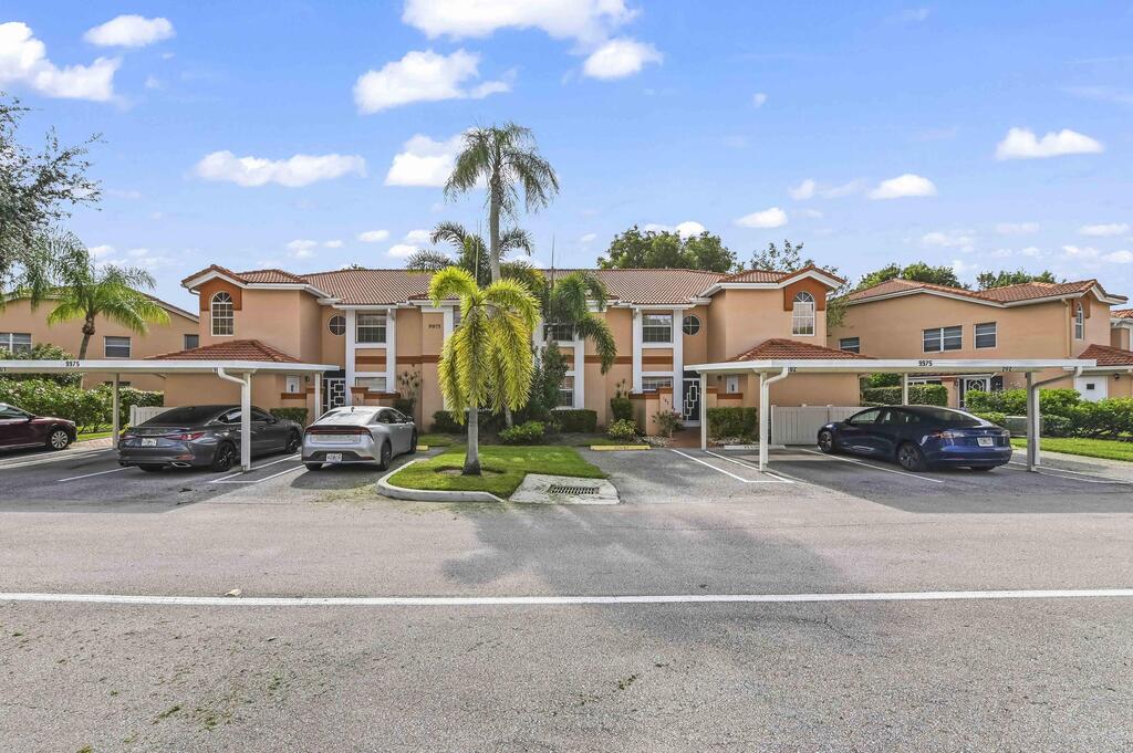 9975 Seacrest Circle, Boynton Beach, FL 33437