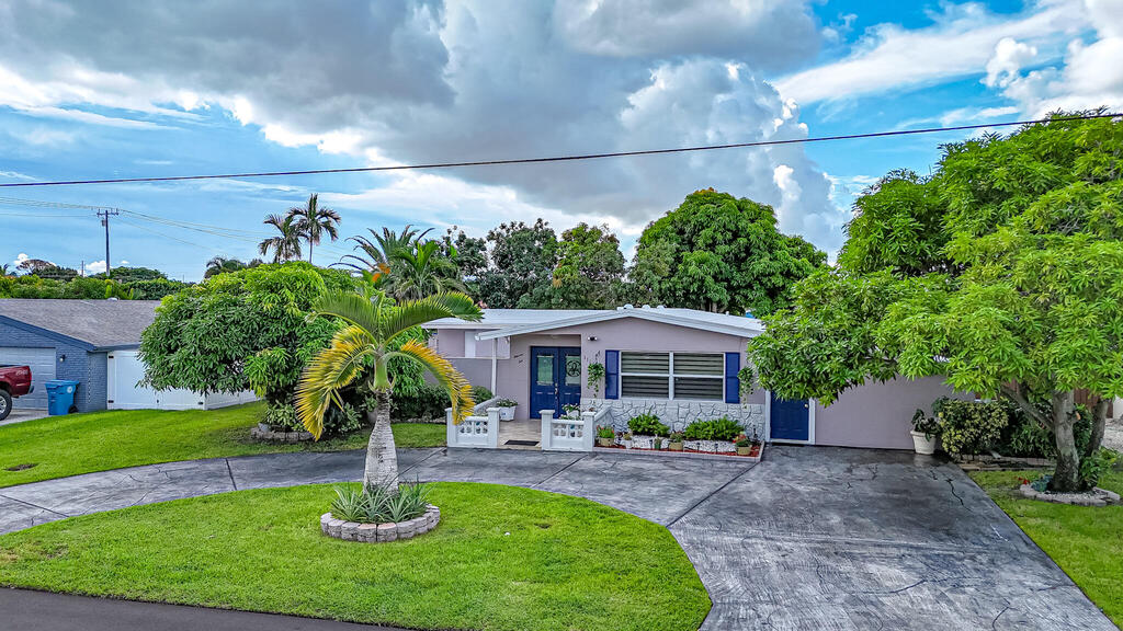 1110 24th Avenue, Boynton Beach, FL 33426