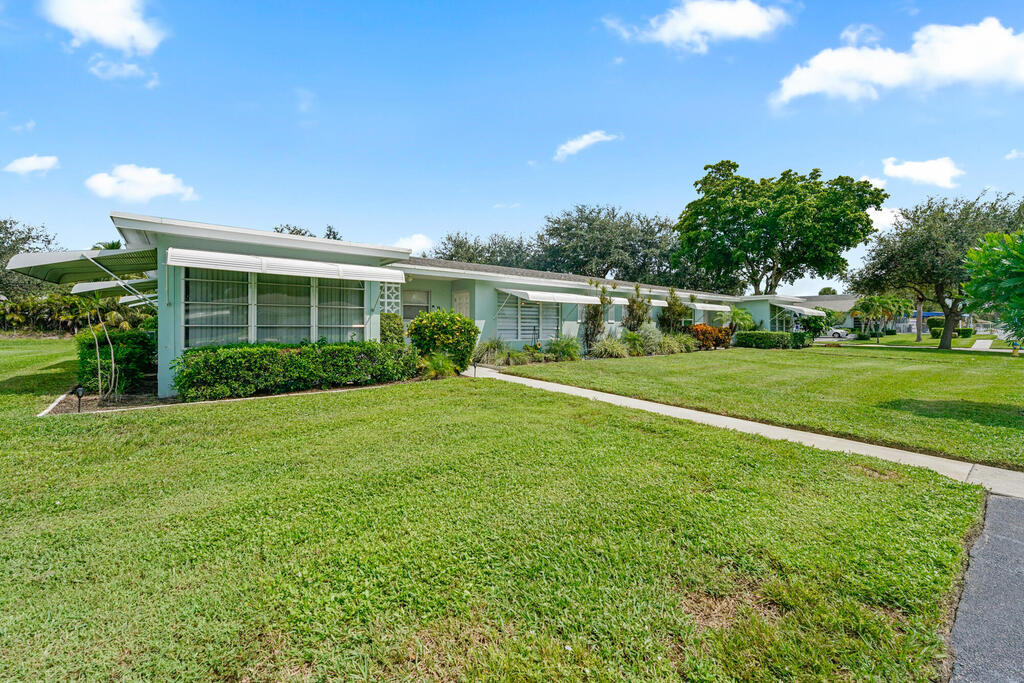 277 High Point Court, Delray Beach, FL 33445