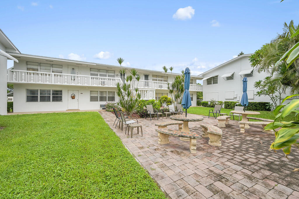 312 Sheffield M , West Palm Beach, FL 33417