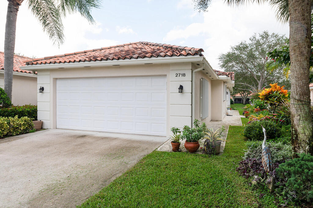 2718 Livingston Lane, West Palm Beach, FL 33411