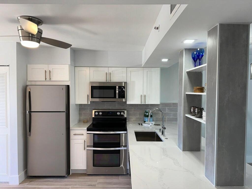 14527 Bonaire Boulevard, Delray Beach, FL 33446