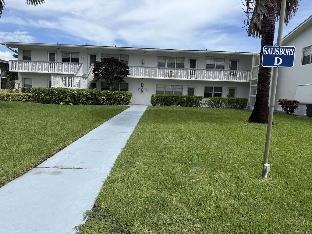 75 Salisbury D , West Palm Beach, FL 33417