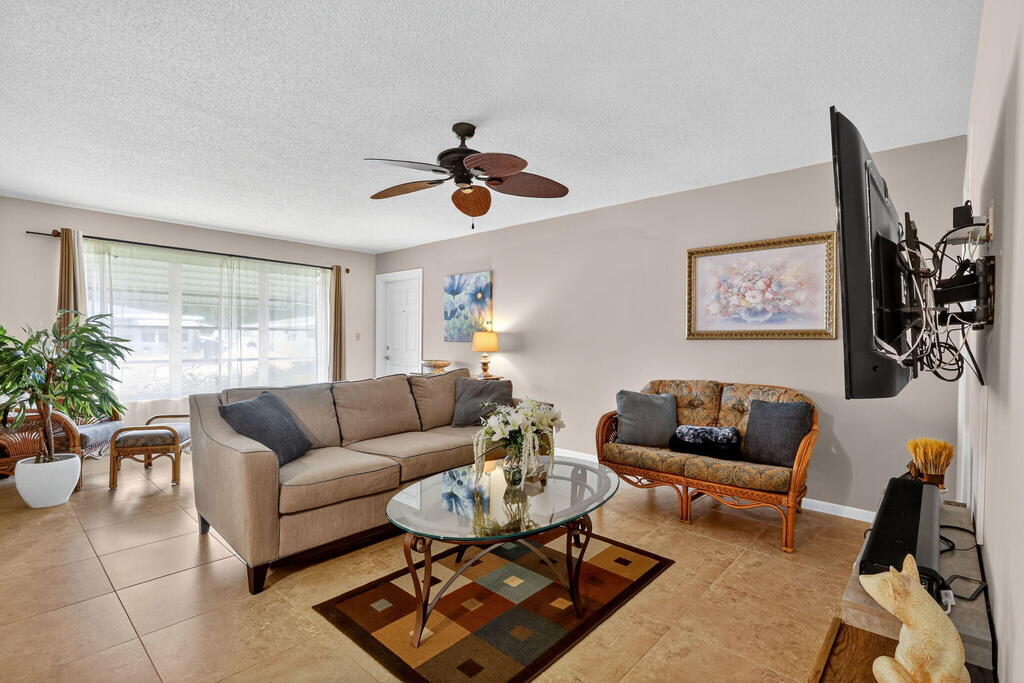 242 High Point Court, Delray Beach, FL 33445