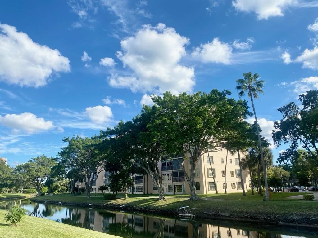 14527 Bonaire Boulevard, Delray Beach, FL 33446