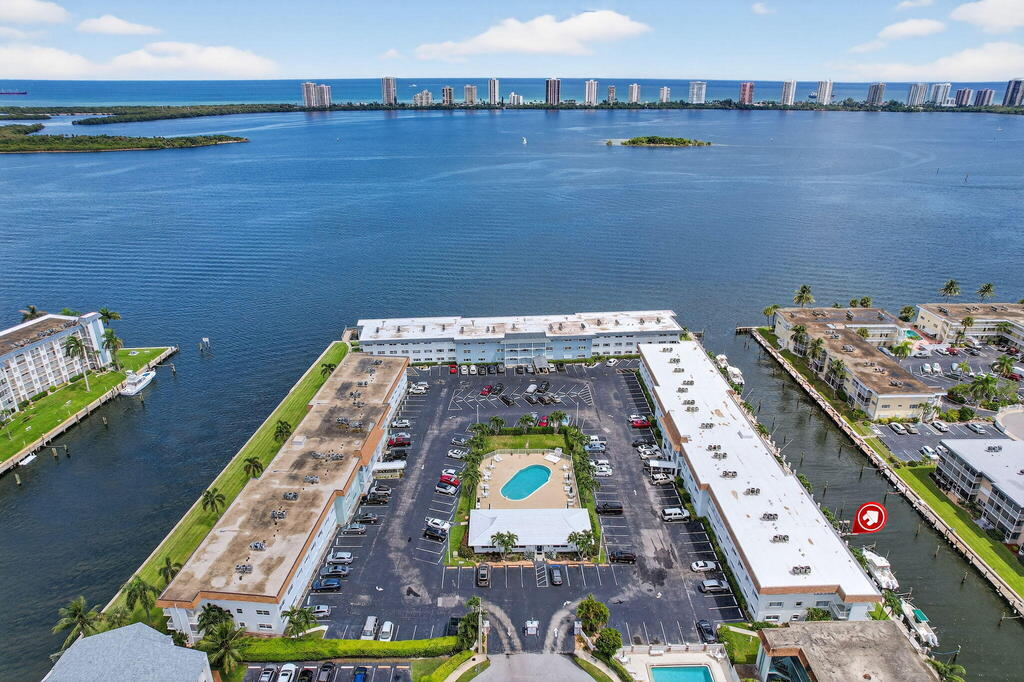 110 Shore Court, North Palm Beach, FL 33408