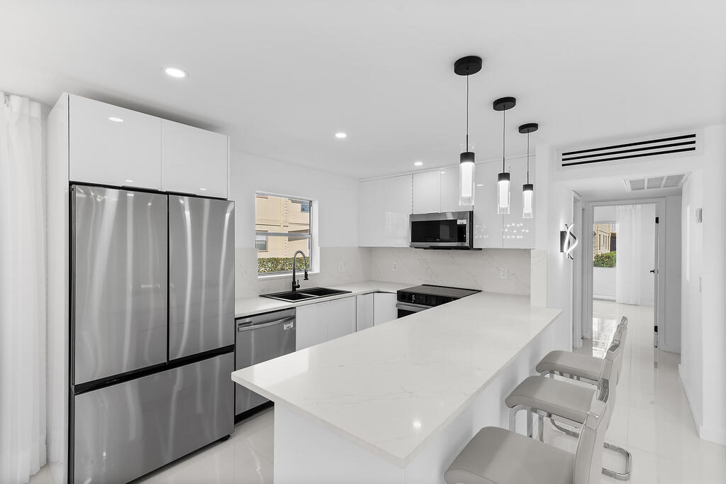 200 Saxony , Delray Beach, FL 33446