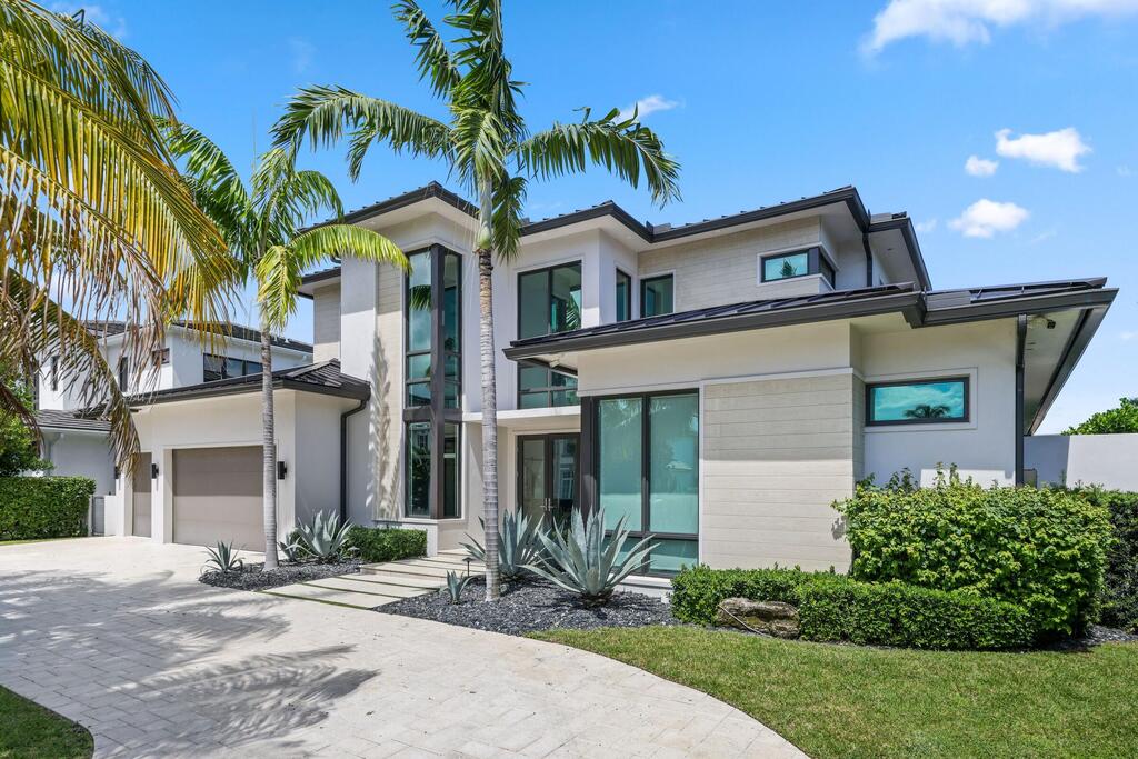 933 Allamanda Drive, Delray Beach, FL 33483