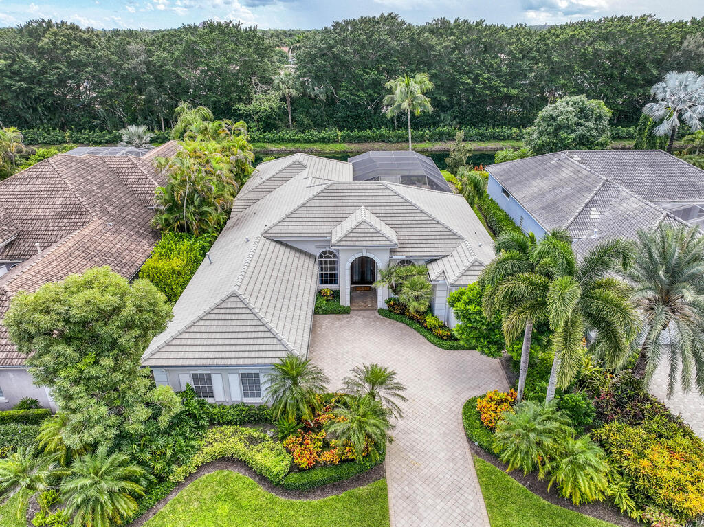 37 Bermuda Lake Drive, Palm Beach Gardens, FL 33418