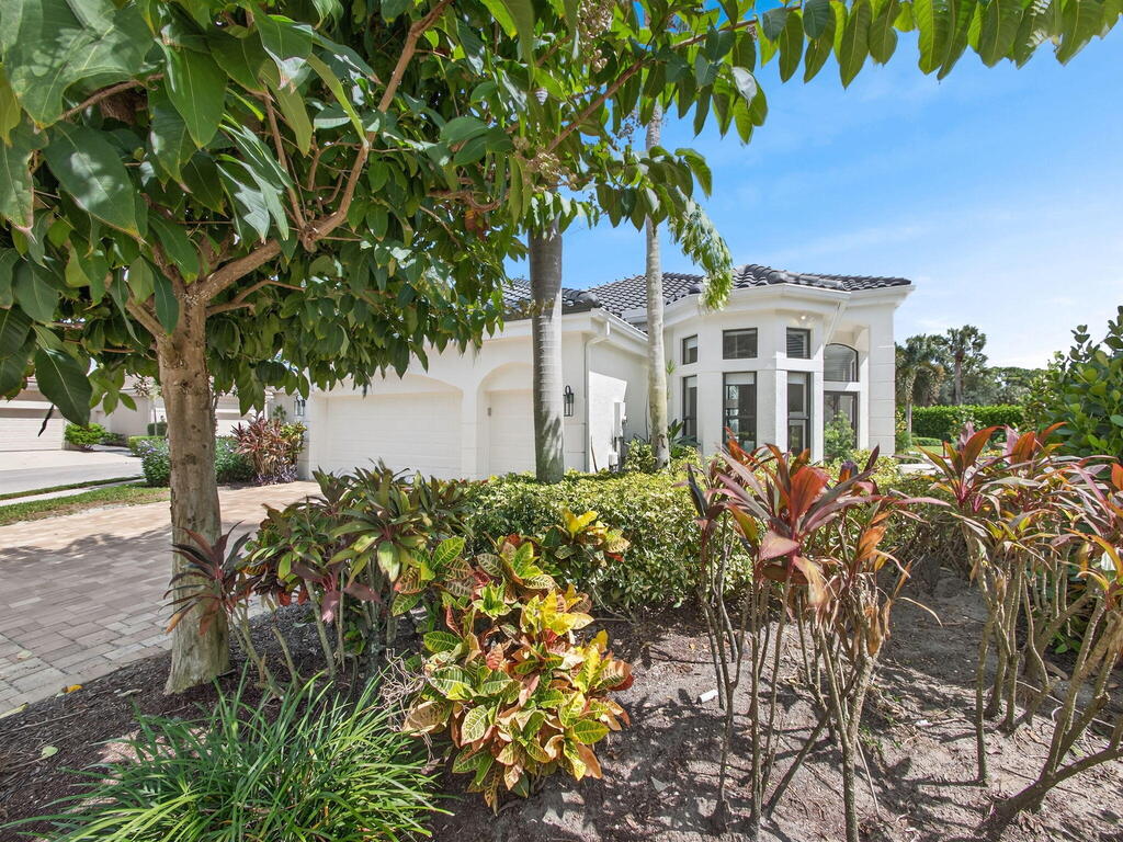 154 Windward Drive, Palm Beach Gardens, FL 33418