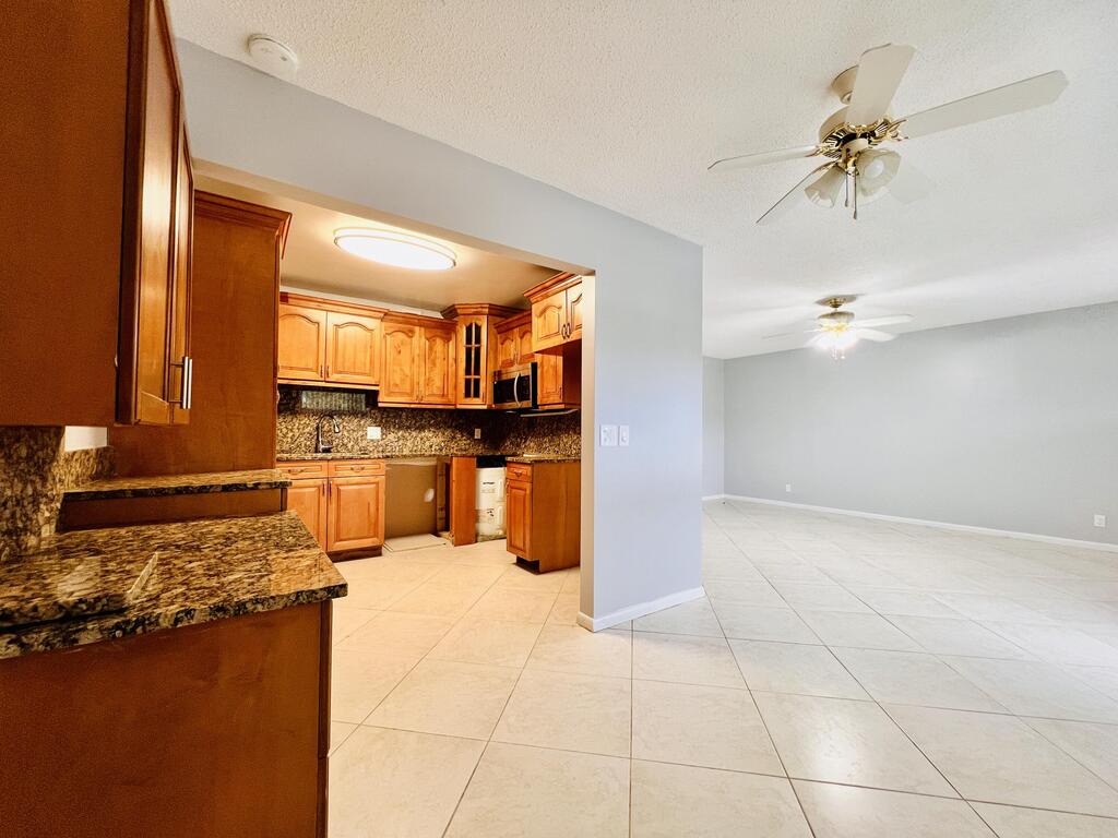 210 Somerset K , West Palm Beach, FL 33417