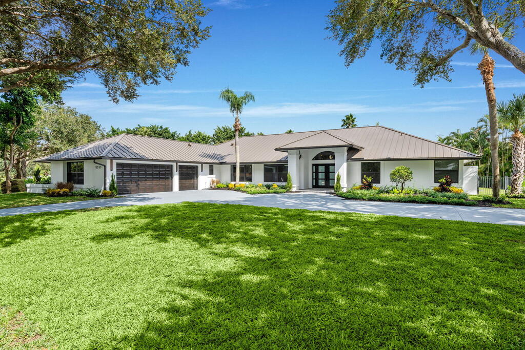 15555 De Havilland Court, Wellington, FL 33414