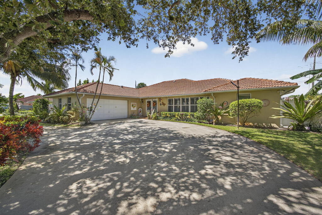 7625 Clarke Road, Lake Clarke Shores, FL 33406
