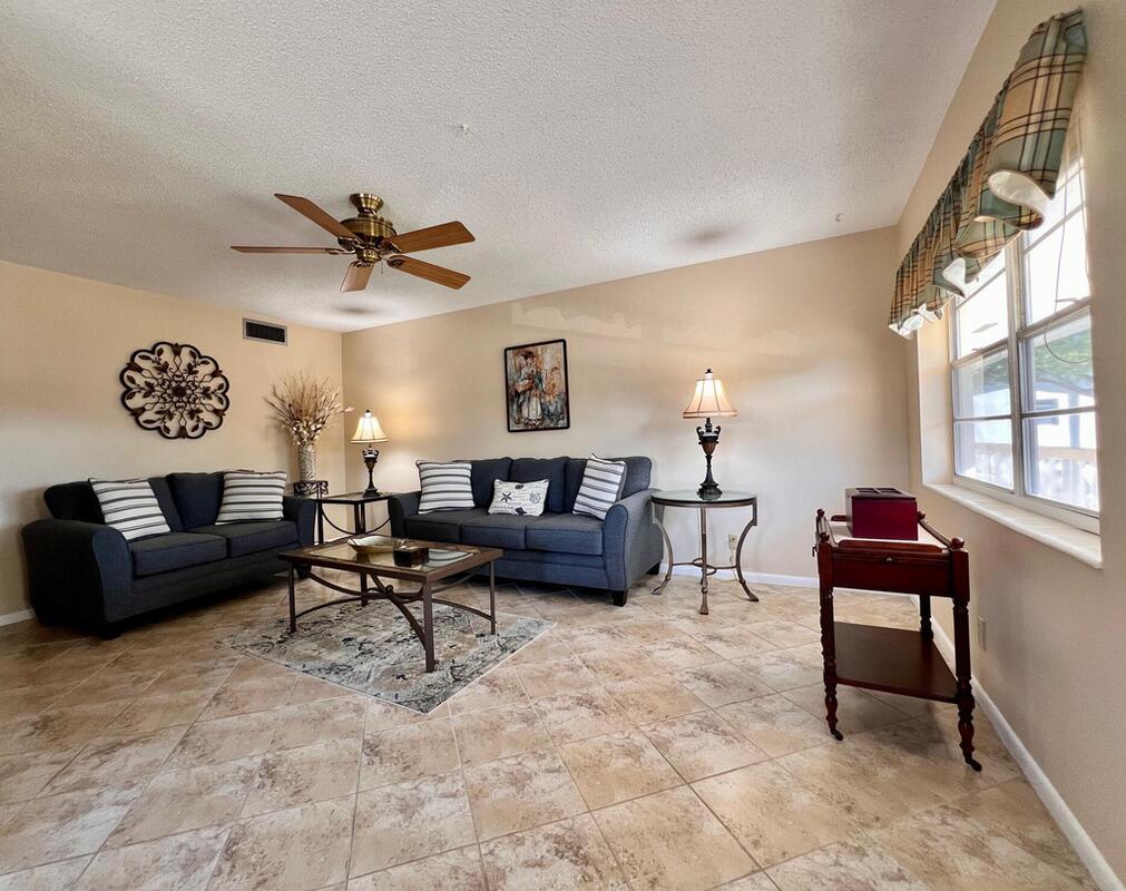 156 Bedford F , West Palm Beach, FL 33417