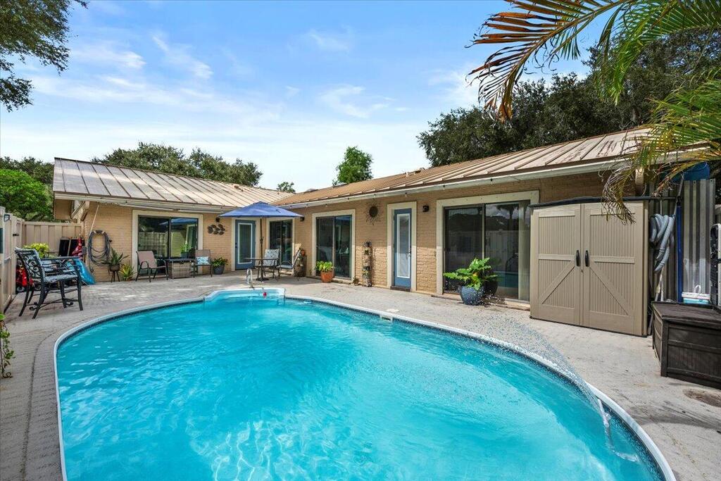 5261 Eagle Lake Drive, Palm Beach Gardens, FL 33418