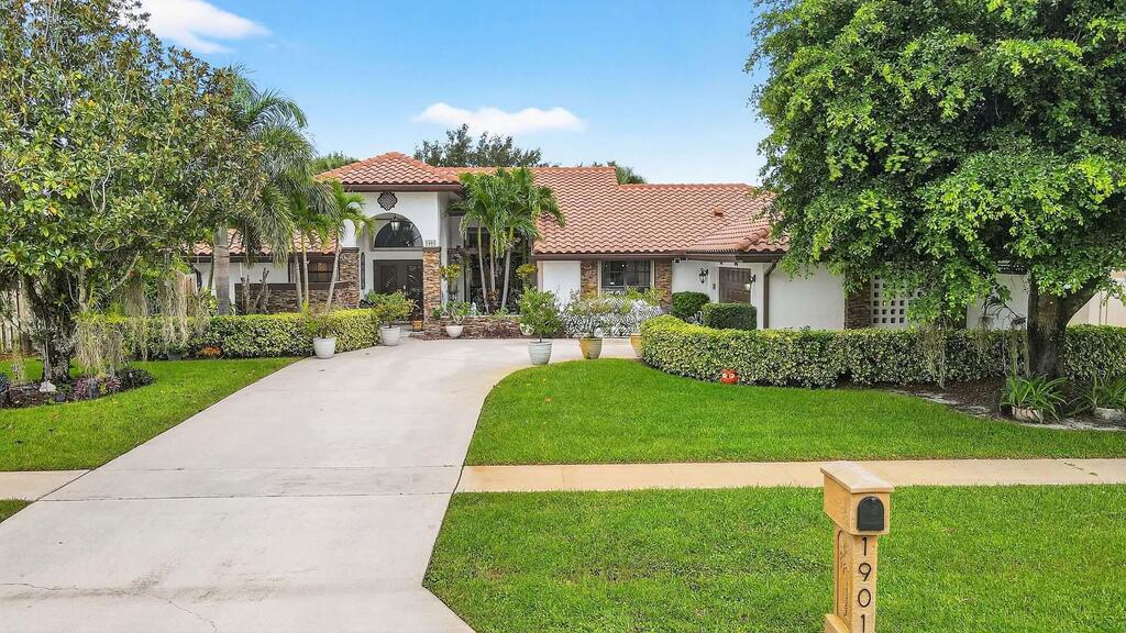 1901 Lynton Circle, Wellington, FL 33414