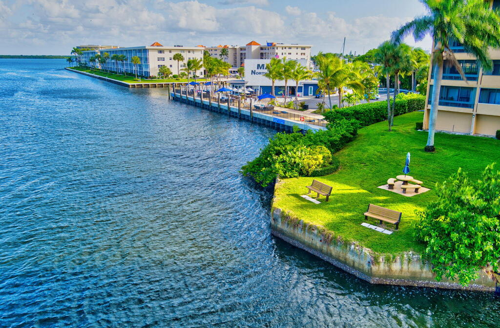 1030 Us Highway 1 , North Palm Beach, FL 33408