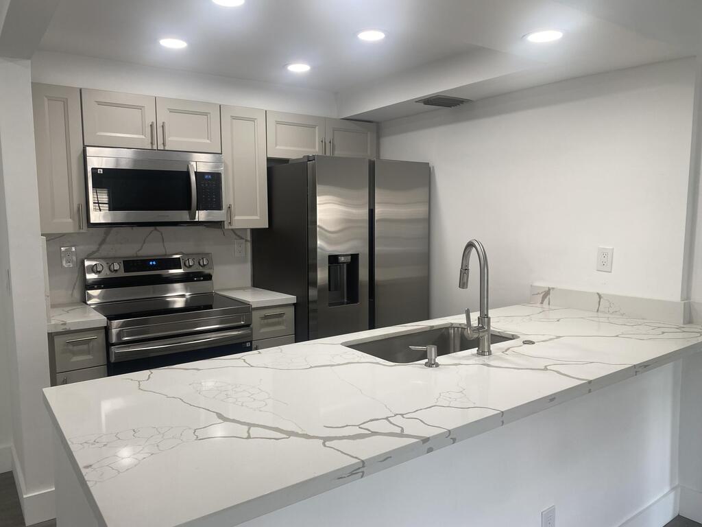 9466 Boca Cove Circle, Boca Raton, FL 33428
