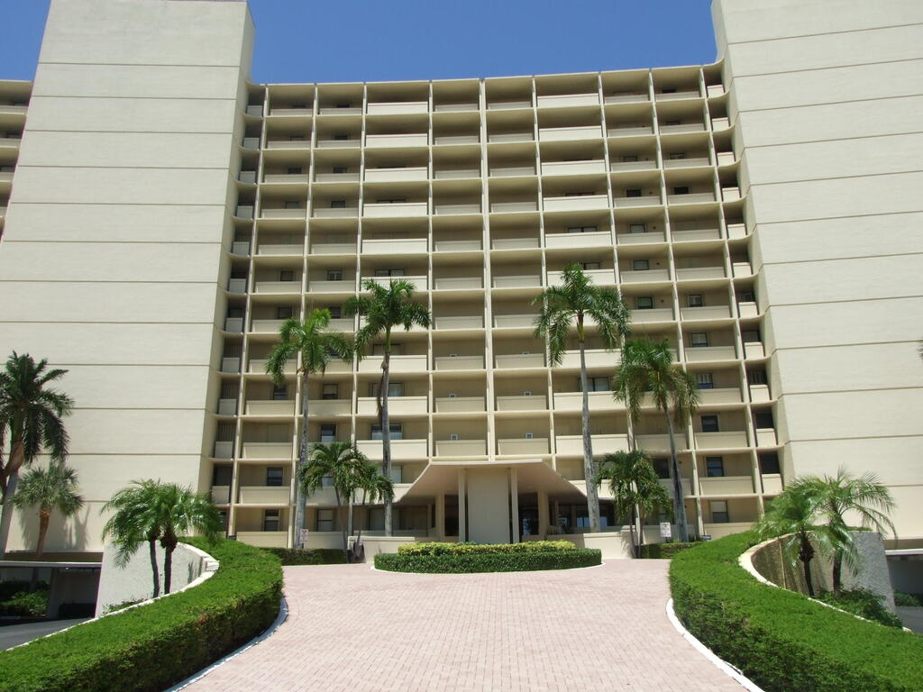 130 Lakeshore Drive, North Palm Beach, FL 33408