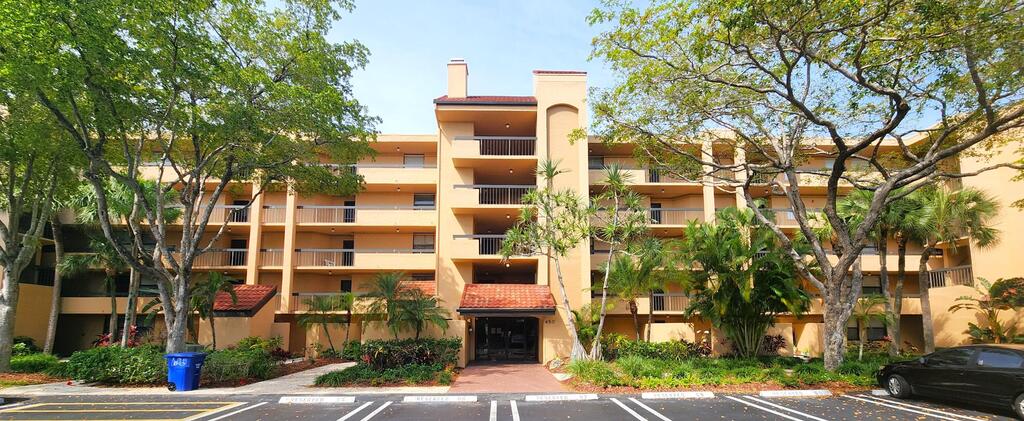 450 Egret Circle, Delray Beach, FL 33444