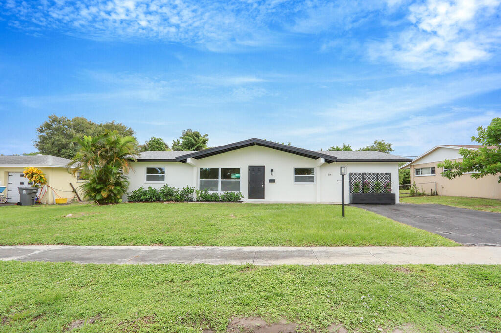 3288 Bermuda Road, Palm Beach Gardens, FL 33410