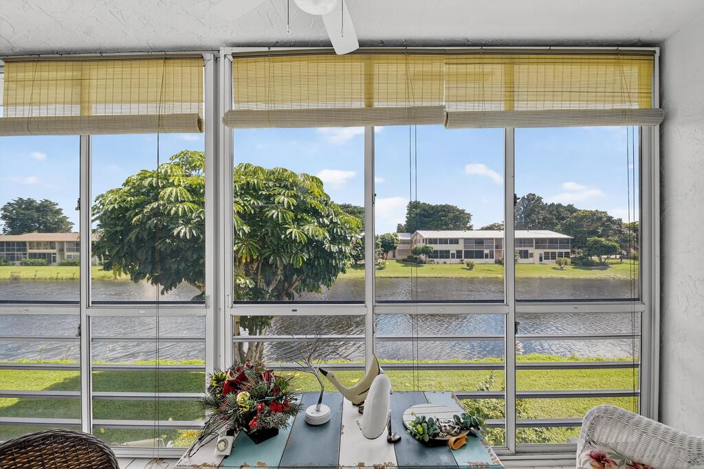 204 Oxford 300 , West Palm Beach, FL 33417