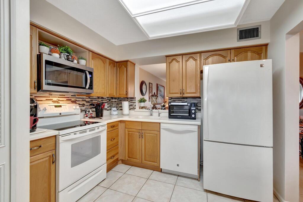 14747 Cumberland Drive, Delray Beach, FL 33446