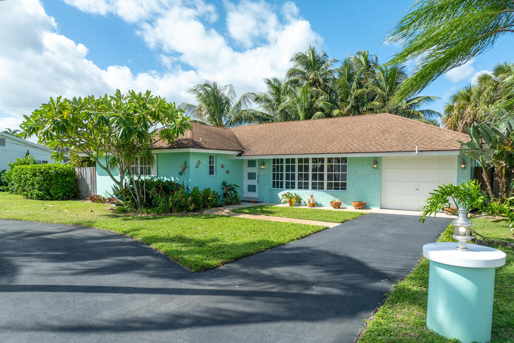 7731 Edgewater Drive, Lake Clarke Shores, FL 33406
