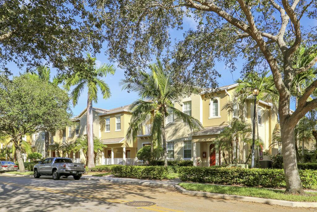 121 Seagrape Drive, Jupiter, FL 33458