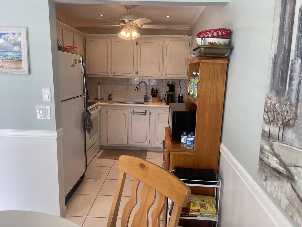 3100 Springdale Boulevard, Palm Springs, FL 33461