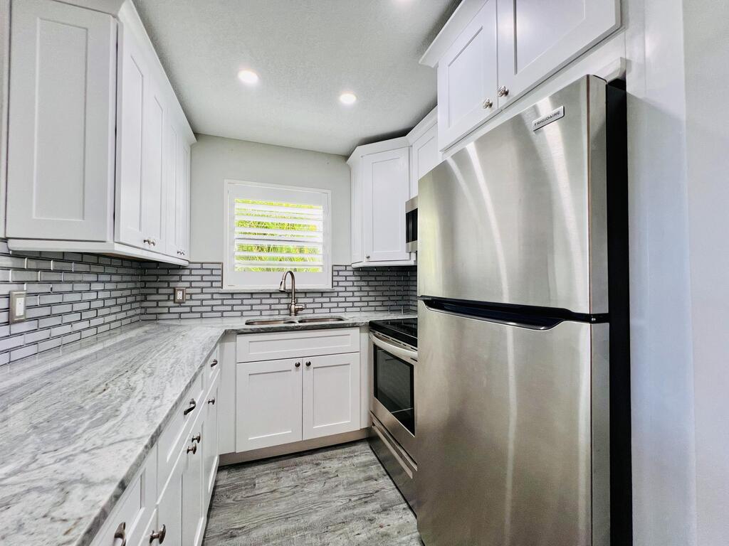 126 Sheffield F , West Palm Beach, FL 33417