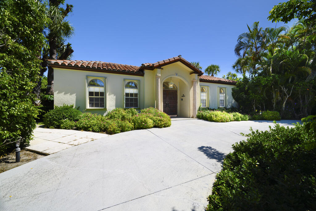 165 Seminole Avenue, Palm Beach, FL 33480