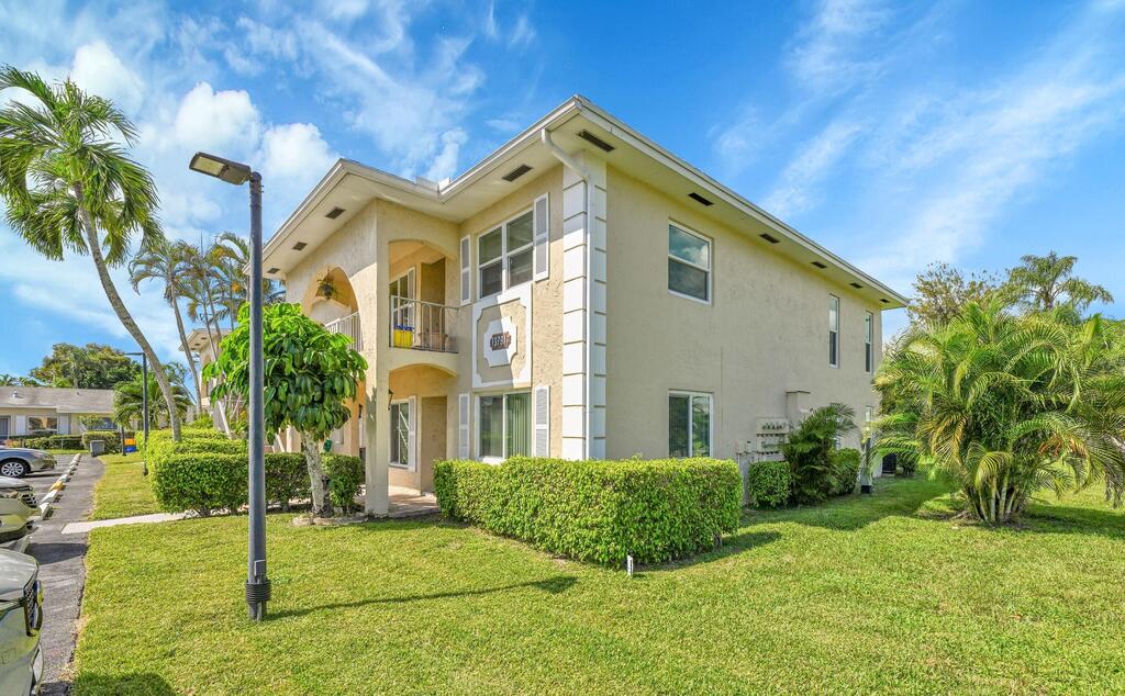 13791 Flora Place, Delray Beach, FL 33484