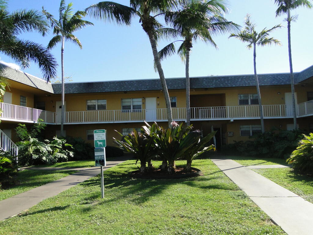 220 Croton Avenue, Lantana, FL 33462